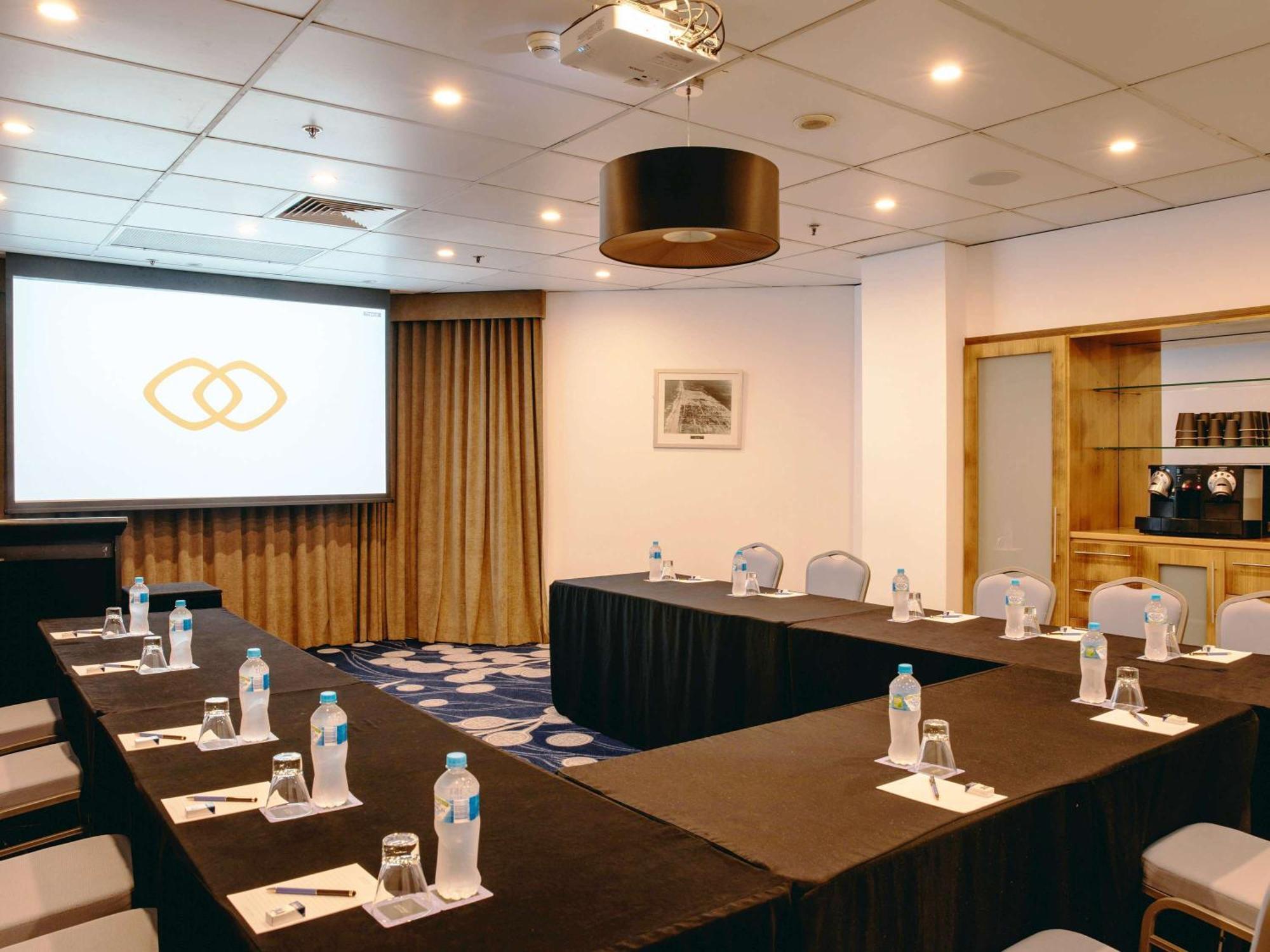 Sofitel Gold Coast Broadbeach Exterior foto Meeting room